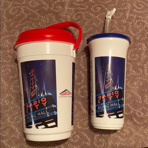 ROCKETTES/Radio City Music Hall  poster/soda & popcorn cups ~ 🎅🏻🎄NYC - Picture 2 of 5